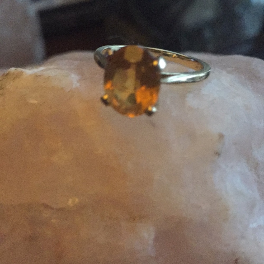 Gold citrine ring.